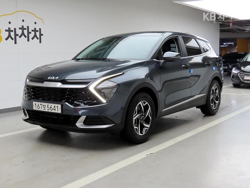 2022 - kia sportage