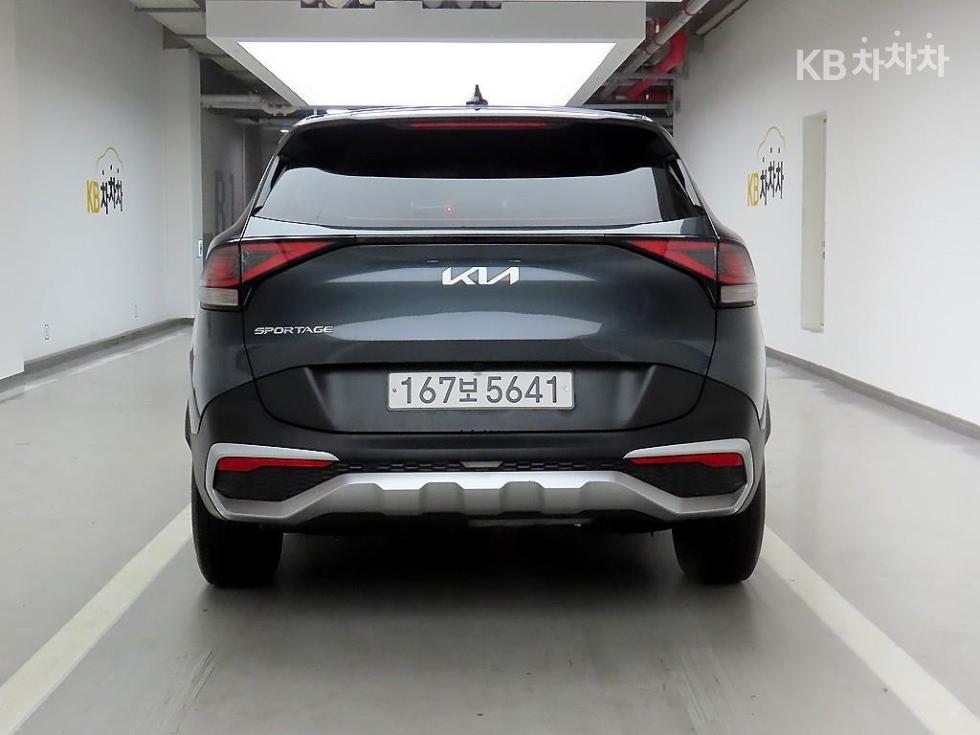 2022 - kia sportage