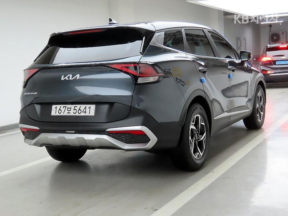 2022 - kia sportage
