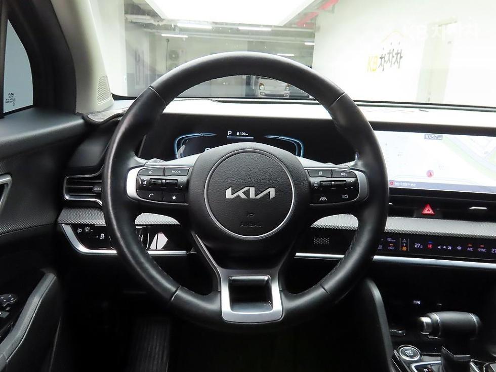 2022 - kia sportage