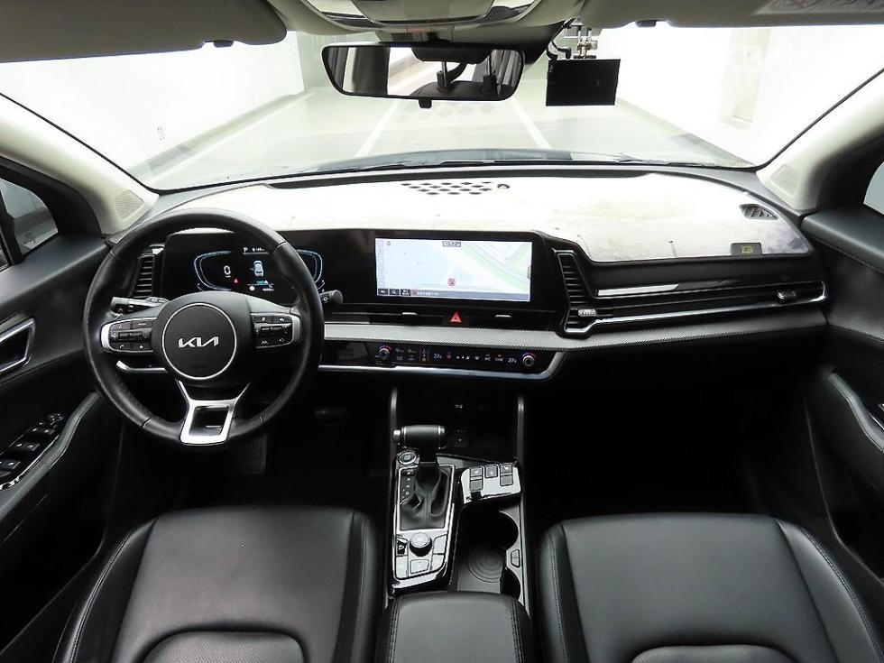 2022 - kia sportage