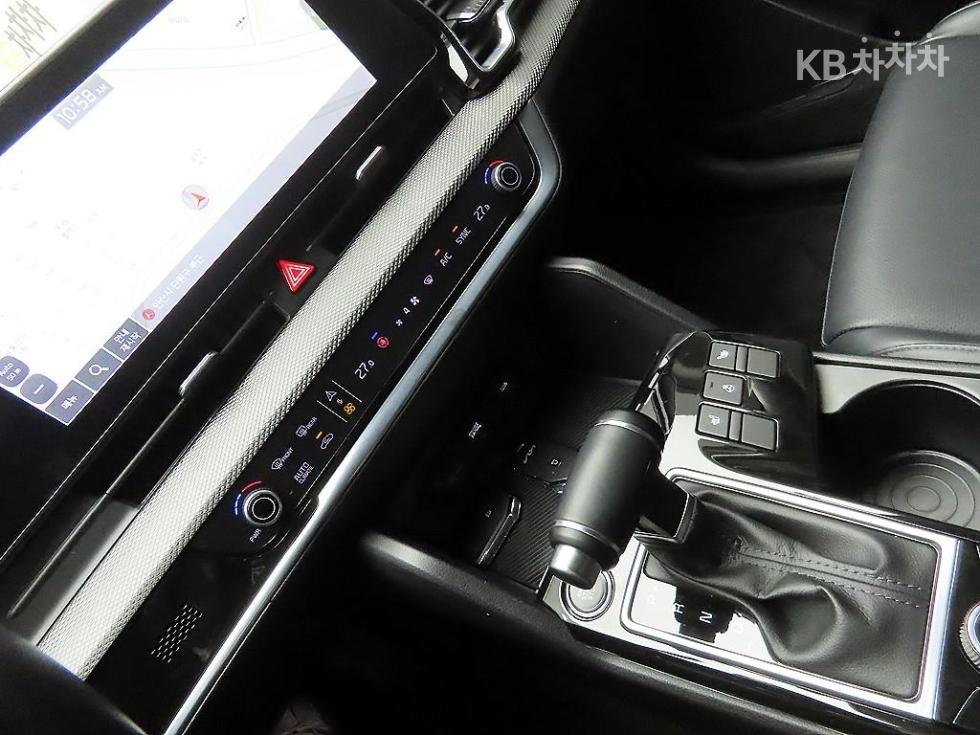2022 - kia sportage