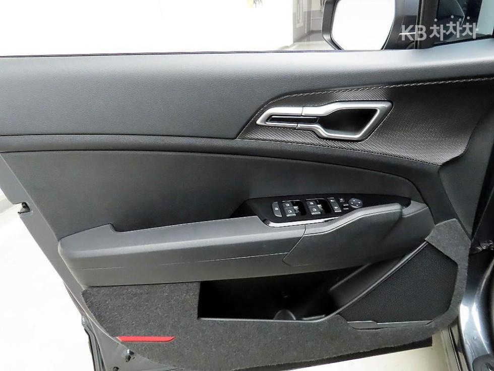 2022 - kia sportage