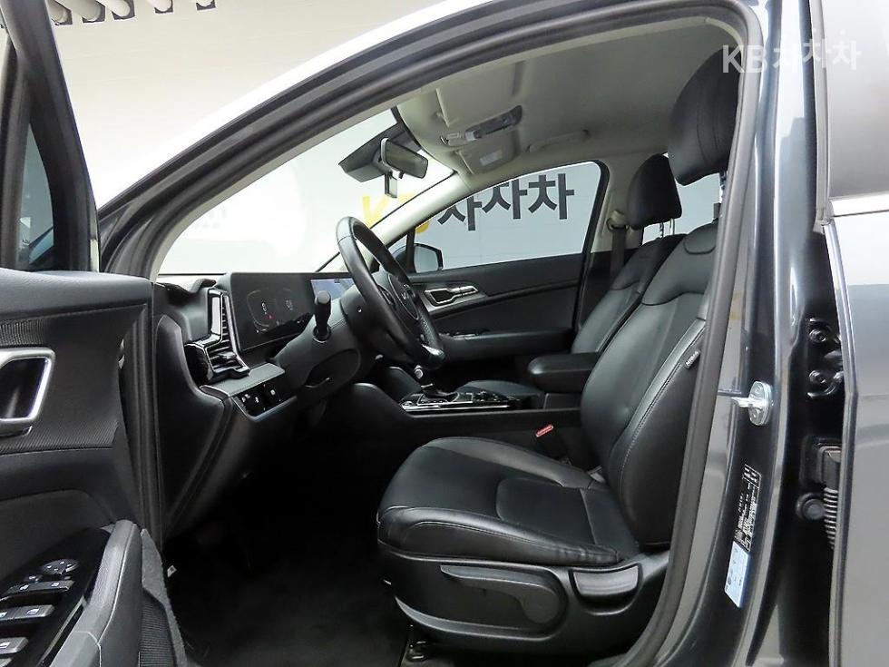 2022 - kia sportage