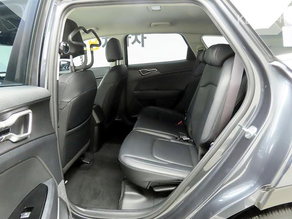 2022 - kia sportage