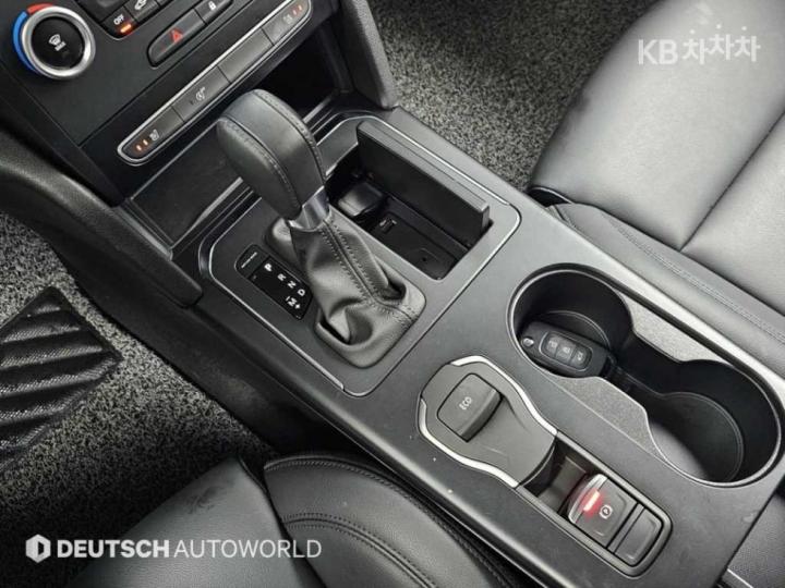 Renault SM6 1.3 TCe 260 SE 10