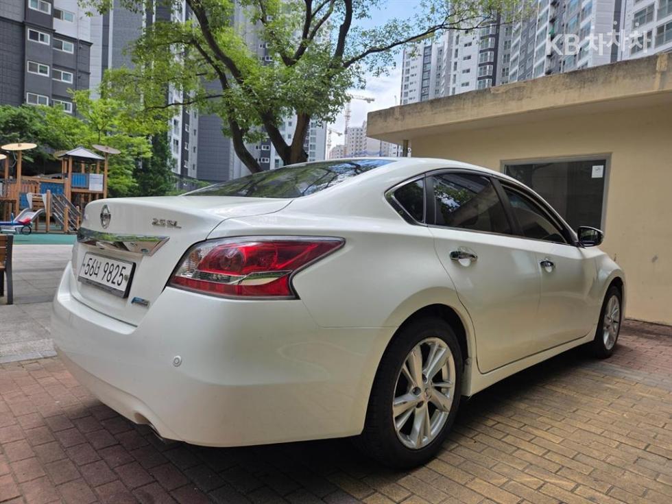 2014 - nissan altima