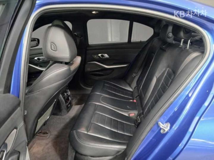 BMW 3 Series G20 330e M Sport 8