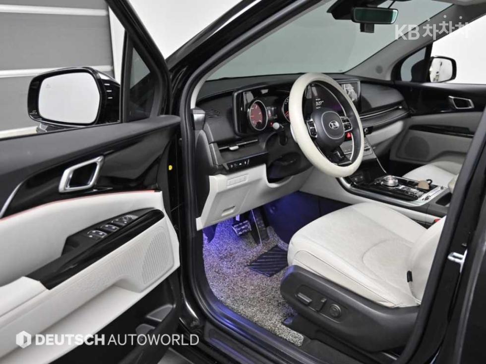 2021 - kia carnival