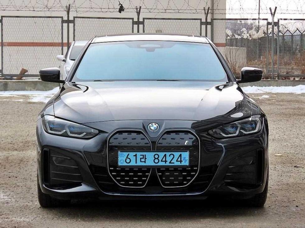 BMW i4