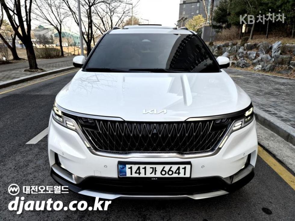 2023 - kia carnival