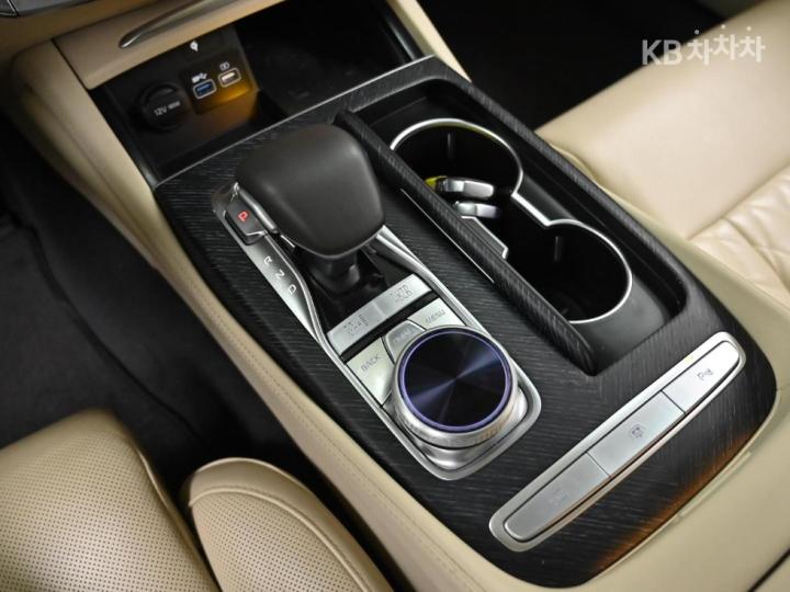 Kia K9 3.3 T-GDI AWD Masters 10