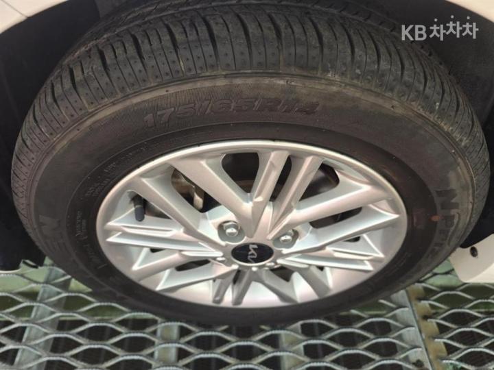 Kia Morning Urban JA 1.0 Gasoline Signature 8