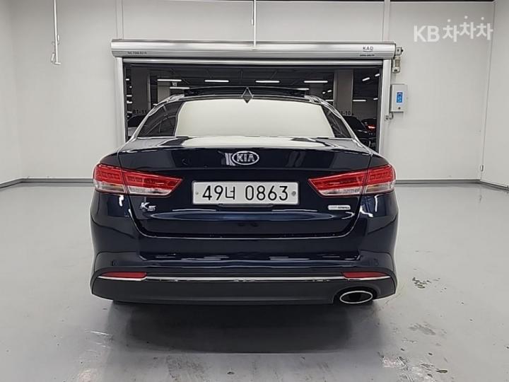 Kia K5 1.7 Diesel MX Luxury 4