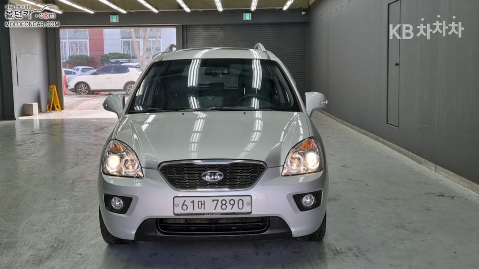 Kia Carens — miniaturë 3