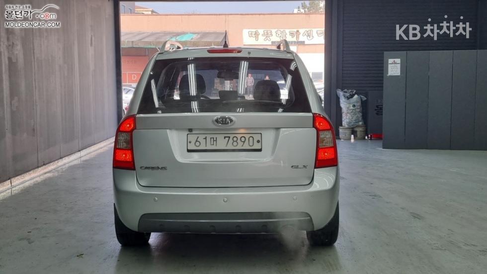 Kia Carens — miniaturë 4