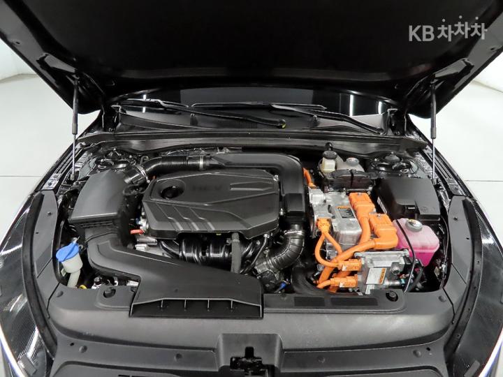 Kia K5 Hybrid 2.0 HEV Noblesse 7