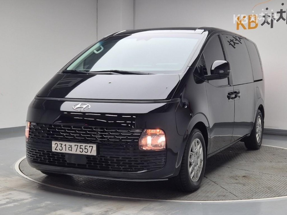 Hyundai 스타리아 2.2 투어러 9 모던 - фото 1