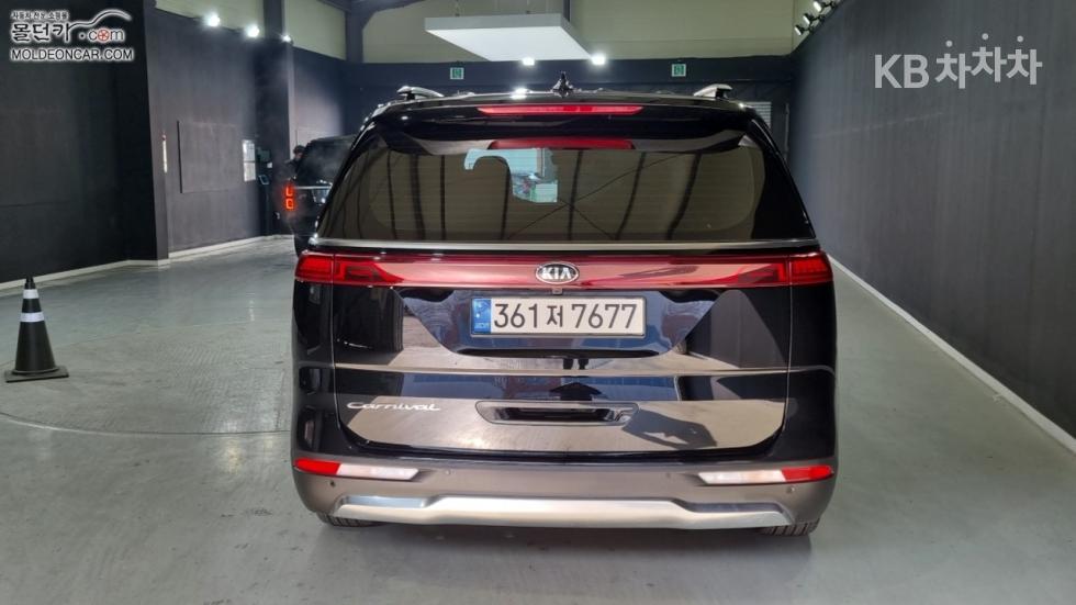 2021 - kia carnival