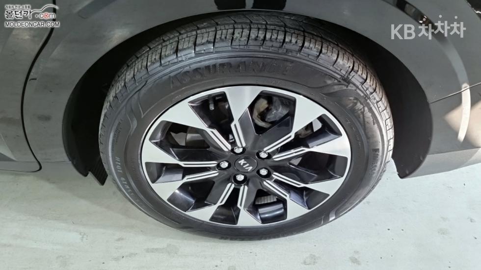 2021 - kia carnival