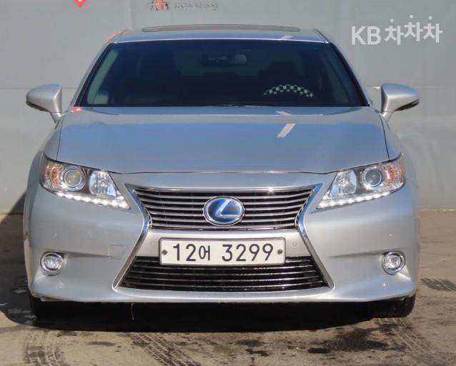 Lexus ES New 300h Premium 3