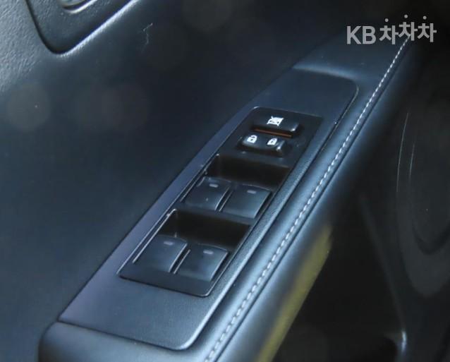 Lexus ES New 300h Premium 10