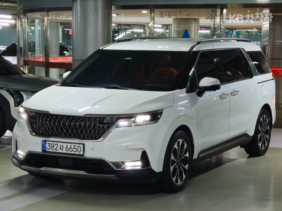 2023 - kia carnival