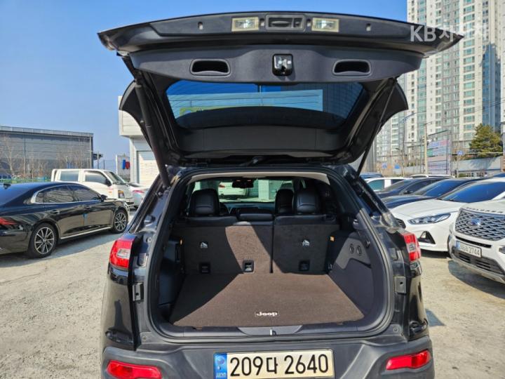 Jeep Cherokee KL 2.0 Diesel AWD Limited 8