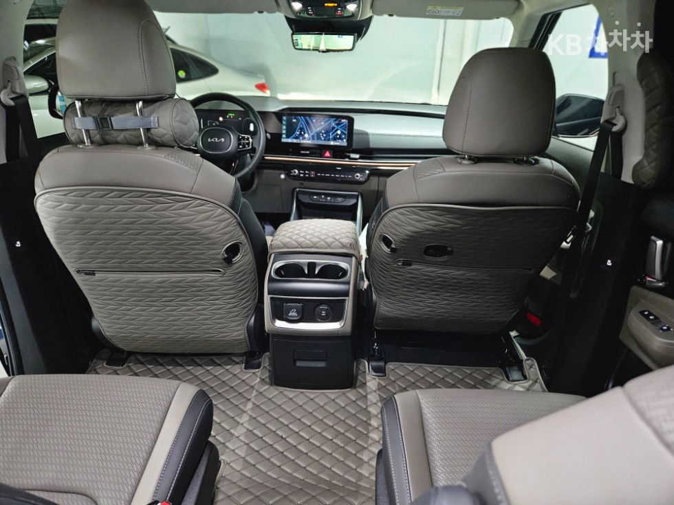 2025 - kia carnival