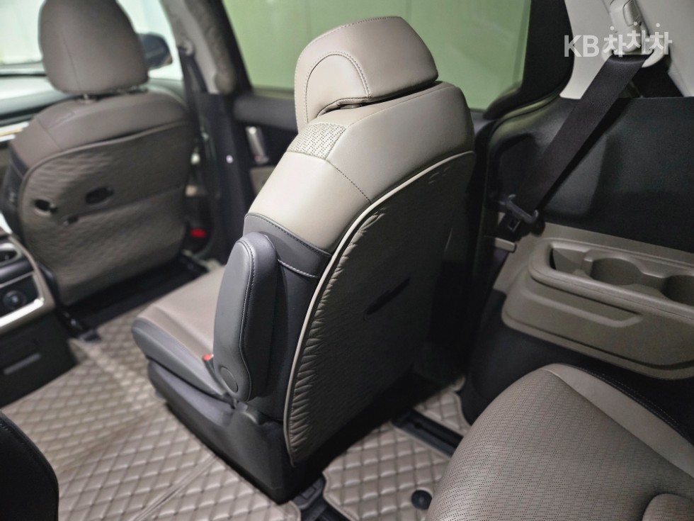 2025 - kia carnival