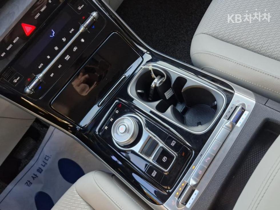 2023 - kia carnival