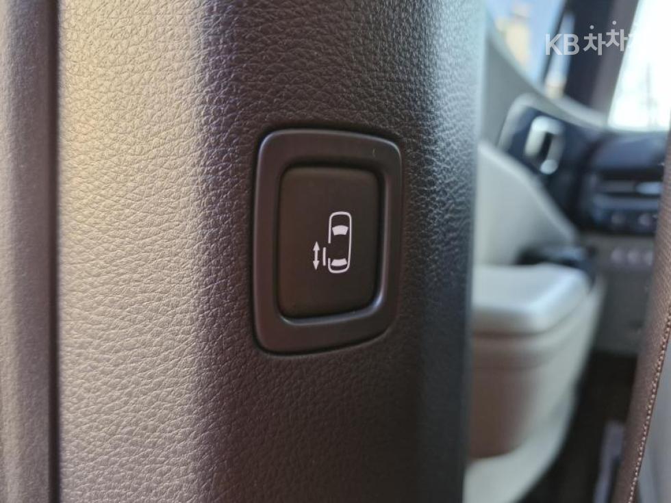 2023 - kia carnival