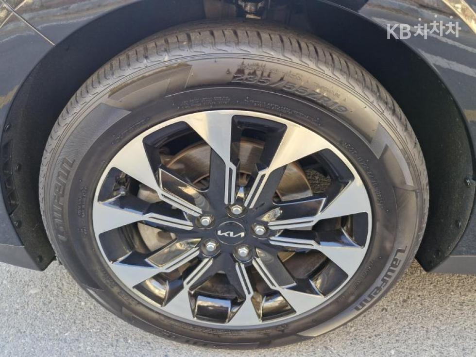 2023 - kia carnival