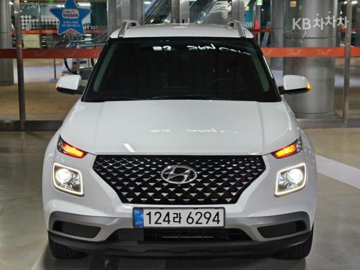 Hyundai Venue Gasoline 1.6 FLUX 3