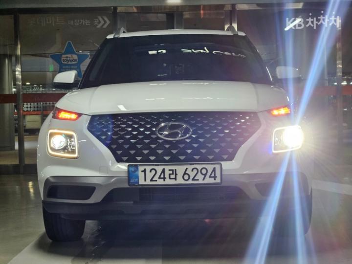 Hyundai Venue Gasoline 1.6 FLUX 5