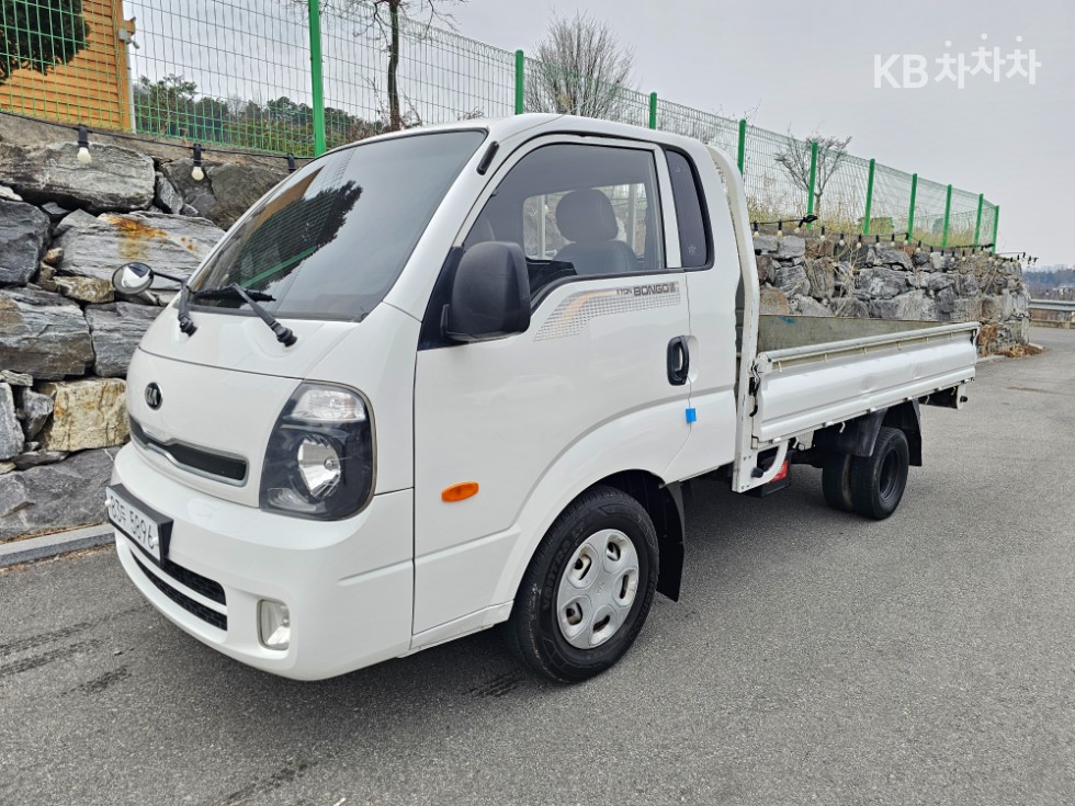 2013 - kia bongo iii