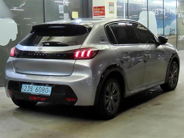 Peugeot 208 e- Allure 5