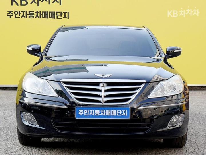 Hyundai Genesis BH330 LUXURY Base Type