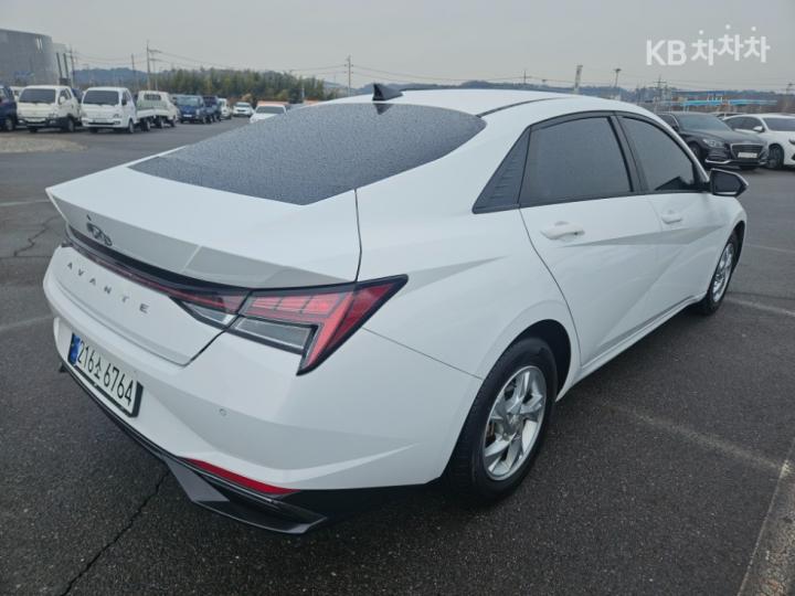 Hyundai Avante CN7 1.6 LPi Style 3