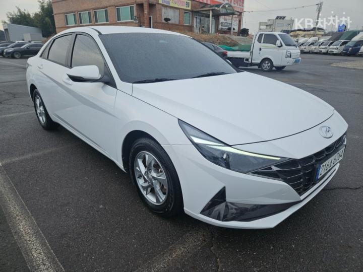 Hyundai Avante CN7 1.6 LPi Style 5