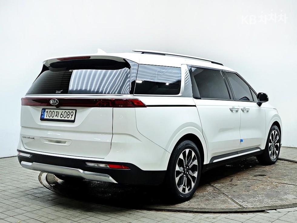 2021 - kia carnival