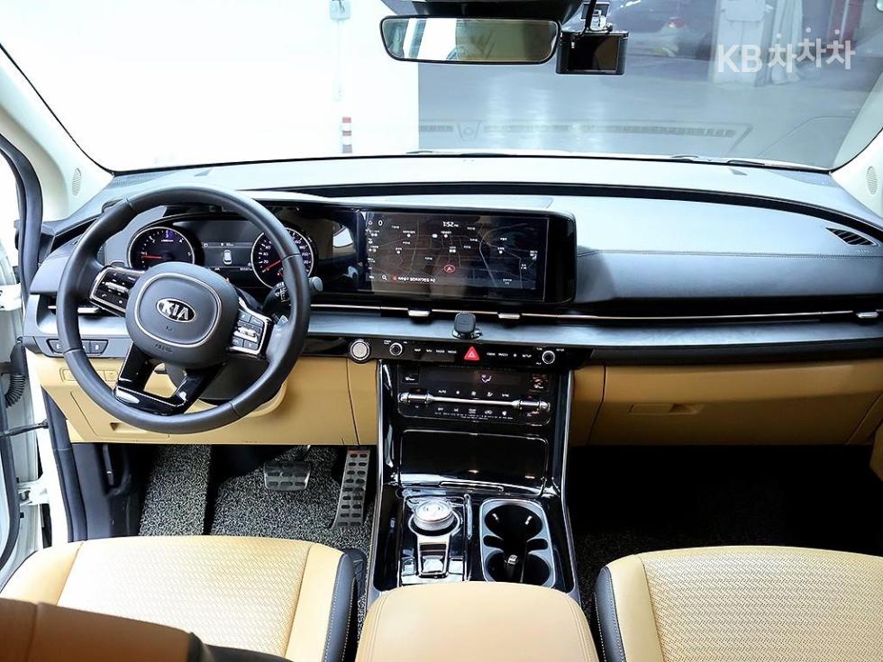 2021 - kia carnival