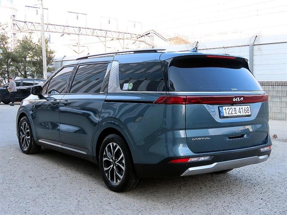 2022 - kia carnival