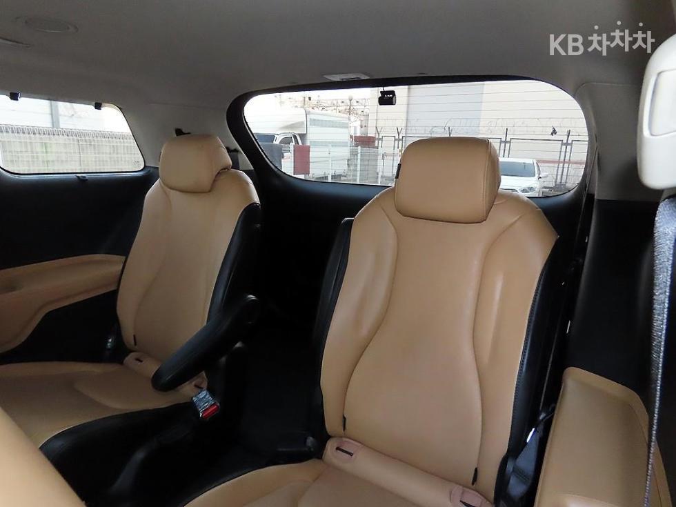 2022 - kia carnival