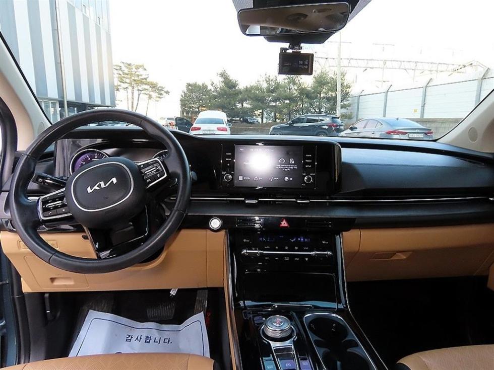 2022 - kia carnival
