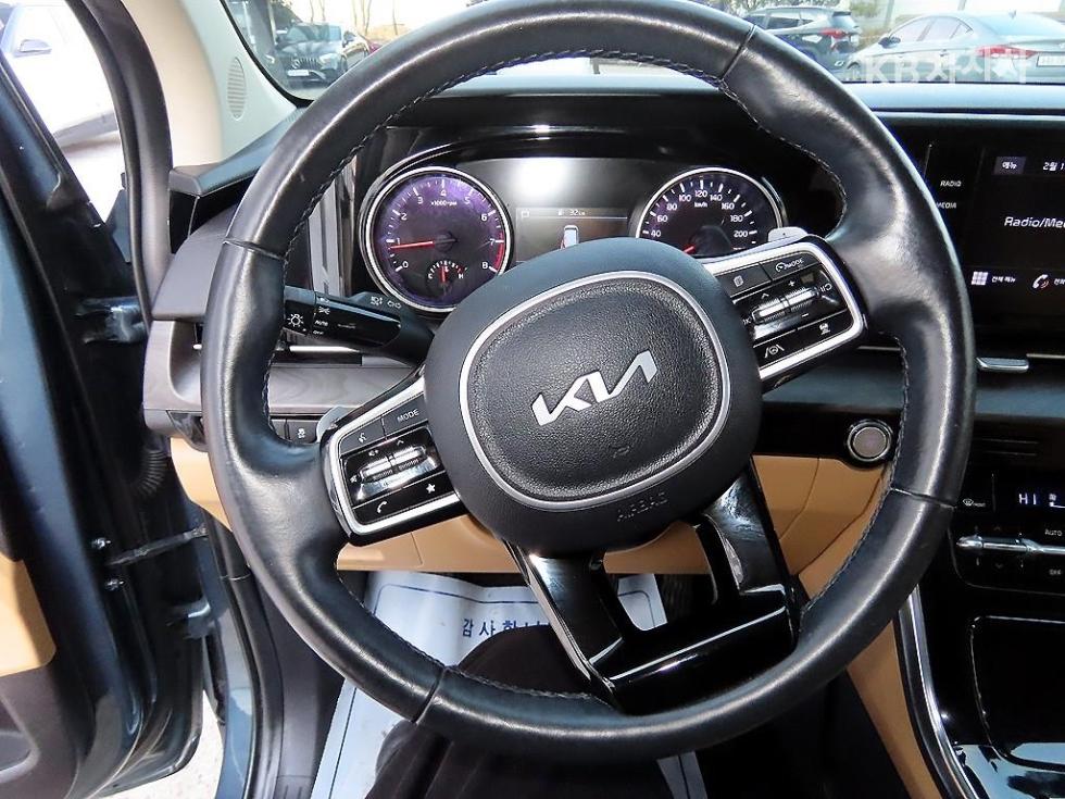 2022 - kia carnival