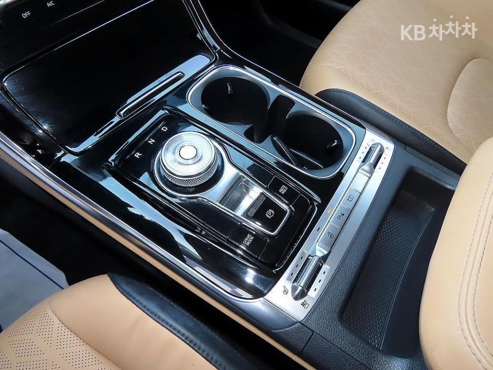 2022 - kia carnival