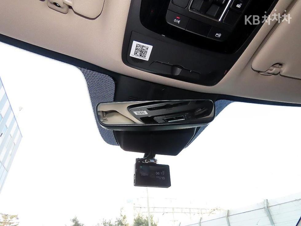 2022 - kia carnival