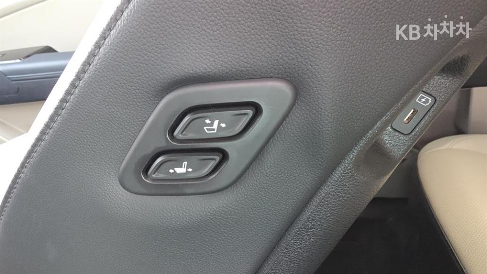 2022 - kia sportage