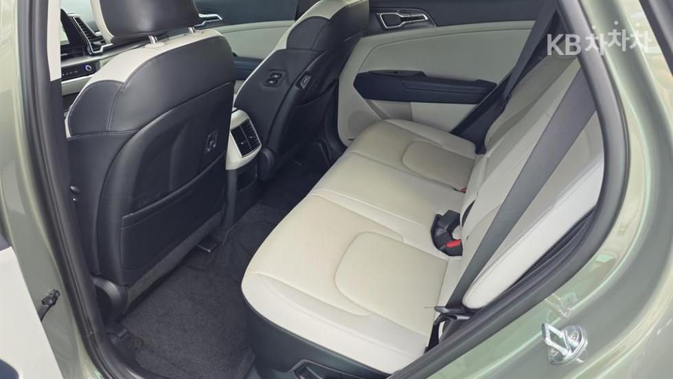 2022 - kia sportage
